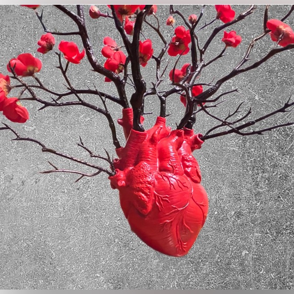 Handcrafted Biomorphic Heart to Tree Sculpture - Picture 4 of 7